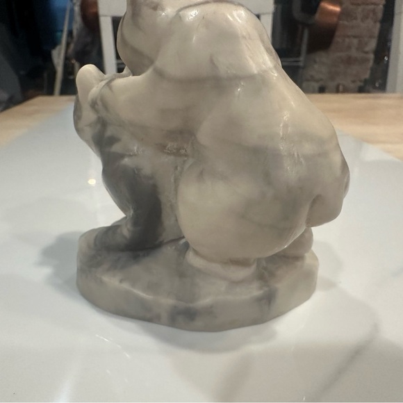 Two White Polar Bear Cubs Carved Pearlite Marblecraft Made in Canada - Picture 4 of 11